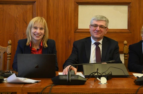 LX sesja Rady Powiatu w Krakowie - członkowie Zarządu: Agnieszka Pyla i Tadeusz Nabagło